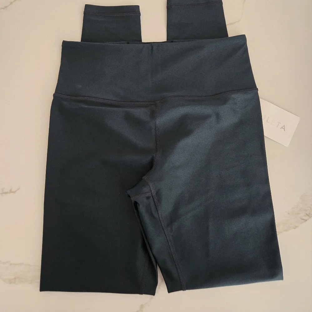 NWT Elation Ultra High Rise Sheen Legging